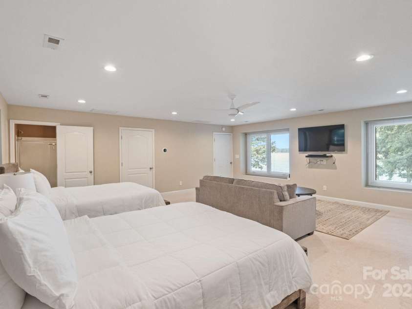 8855 Dog Leg Road, Sherrills Ford, NC 28673.  MLS# CAR4282298, YatesRealty ID 30050. 