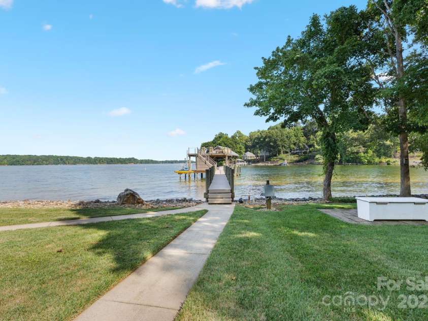 8855 Dog Leg Road, Sherrills Ford, NC 28673.  MLS# CAR4282298, YatesRealty ID 30050. 