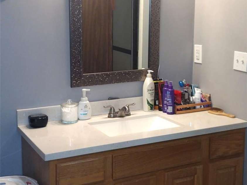 101 Branch Breeze Lane, Zirconia, NC 28790.  MLS# CAR4280236, YatesRealty ID 30051. Primary Bath