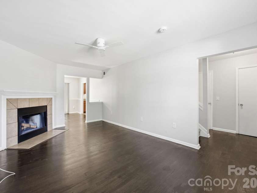 3132 Heathstead Place, Charlotte, NC 28210.  MLS# CAR4389913, YatesRealty ID 30051. 