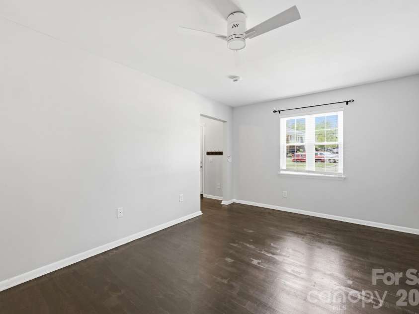 3132 Heathstead Place, Charlotte, NC 28210.  MLS# CAR4389913, YatesRealty ID 30051. 