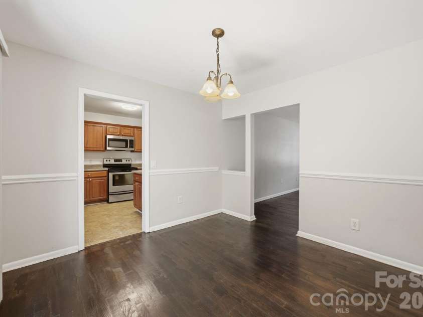 3132 Heathstead Place, Charlotte, NC 28210.  MLS# CAR4389913, YatesRealty ID 30051. 