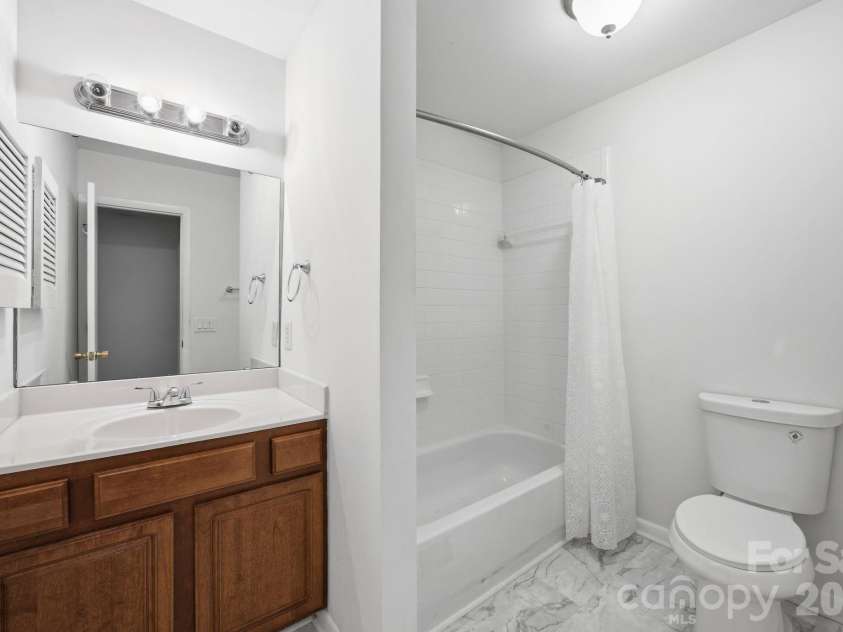 3132 Heathstead Place, Charlotte, NC 28210.  MLS# CAR4389913, YatesRealty ID 30051. 