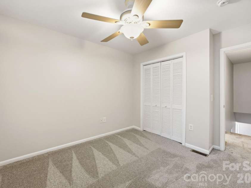 3132 Heathstead Place, Charlotte, NC 28210.  MLS# CAR4389913, YatesRealty ID 30051. 
