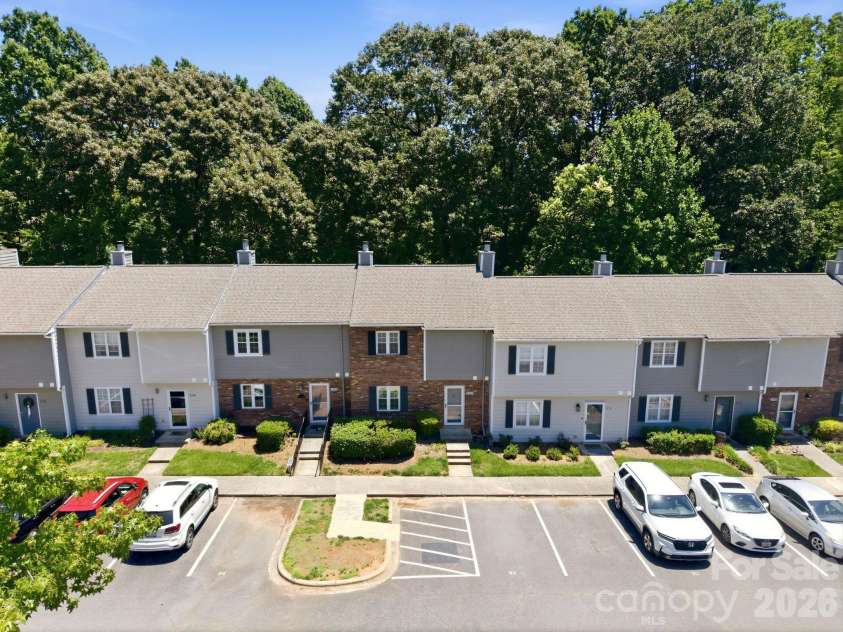3132 Heathstead Place, Charlotte, NC 28210.  MLS# CAR4389913, YatesRealty ID 30051. 