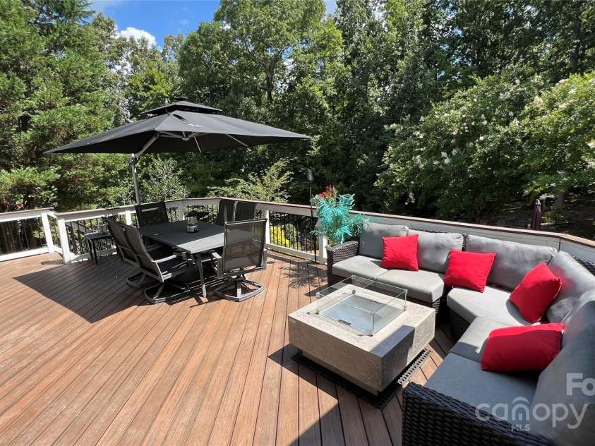 2413 Merryvale Way, Waxhaw, NC 28173.  MLS# CAR4284768, YatesRealty ID 30052. 