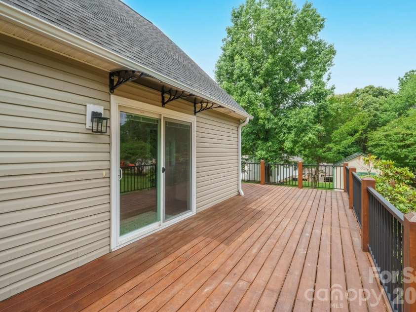 7553 Katherine Drive, Denver, NC 28037.  MLS# CAR4389054, YatesRealty ID 30052. 