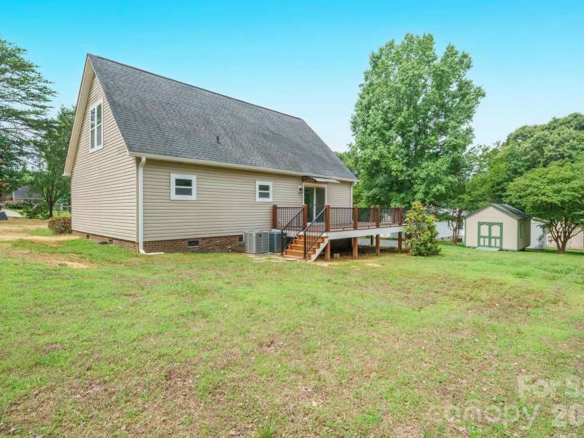 7553 Katherine Drive, Denver, NC 28037.  MLS# CAR4389054, YatesRealty ID 30052. 