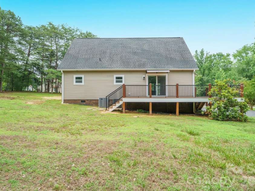 7553 Katherine Drive, Denver, NC 28037.  MLS# CAR4389054, YatesRealty ID 30052. 
