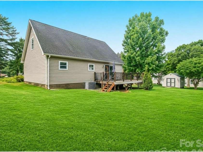 7553 Katherine Drive, Denver, NC 28037.  MLS# CAR4389054, YatesRealty ID 30052. 