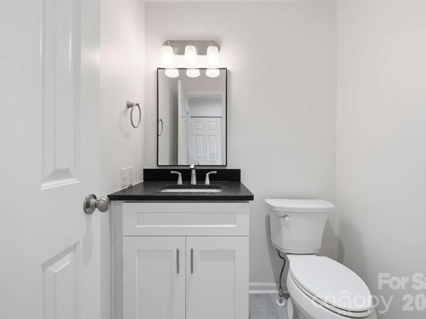7553 Katherine Drive, Denver, NC 28037.  MLS# CAR4389054, YatesRealty ID 30052. Guest bath on main level
