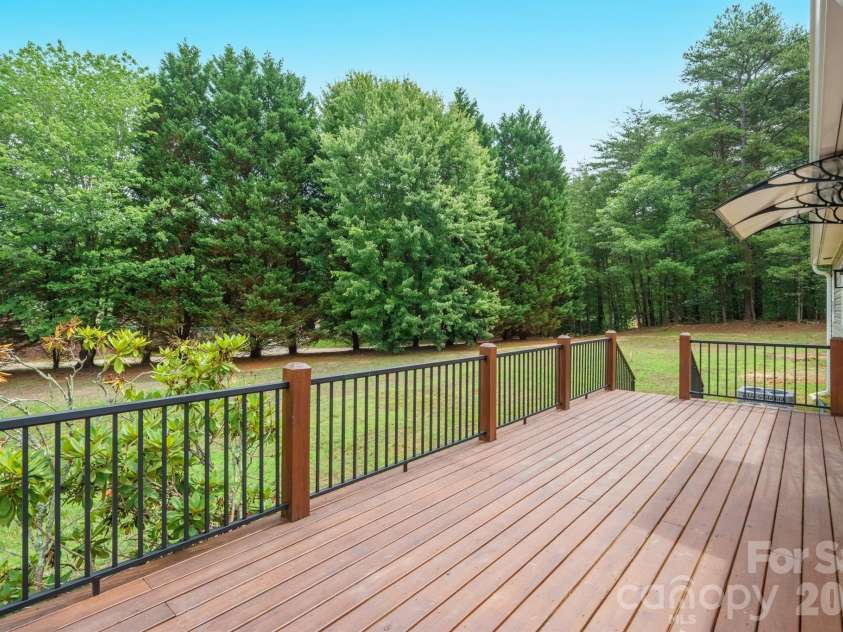 7553 Katherine Drive, Denver, NC 28037.  MLS# CAR4389054, YatesRealty ID 30052. Huge deck