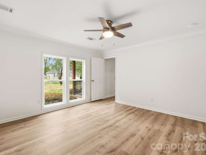 7553 Katherine Drive, Denver, NC 28037.  MLS# CAR4389054, YatesRealty ID 30052. LVP flooring in the Primary