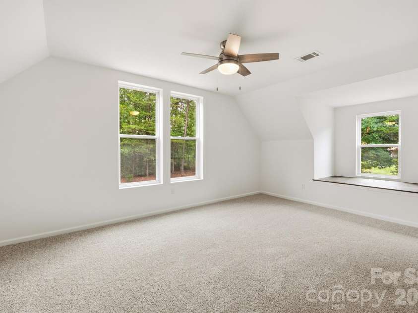 7553 Katherine Drive, Denver, NC 28037.  MLS# CAR4389054, YatesRealty ID 30052. Spacious 2nd bedroom