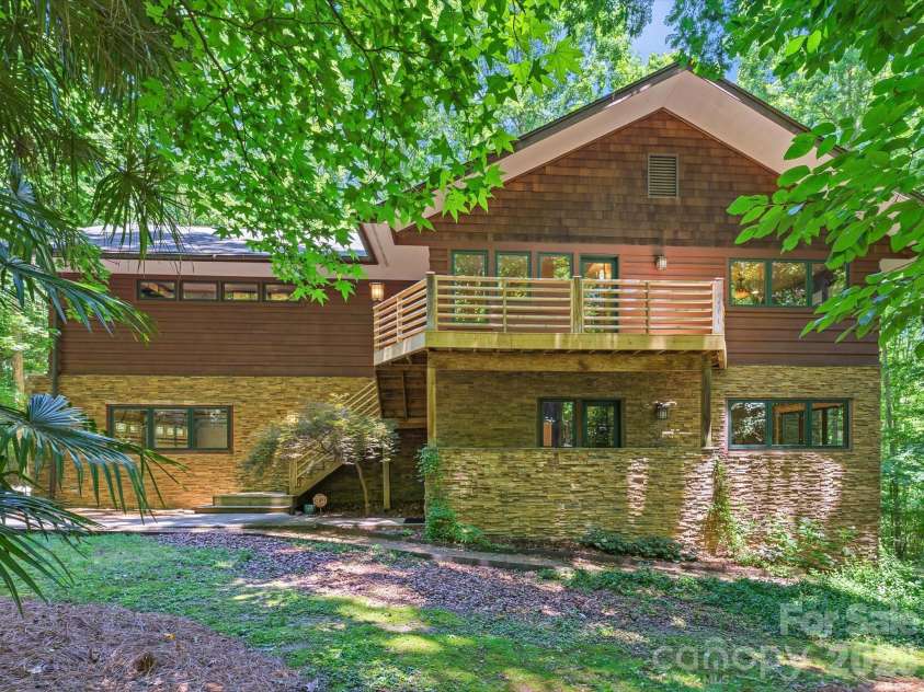 17928 Pages Pond Court, Davidson, NC 28036.  MLS# CAR4391042, YatesRealty ID 30053. 