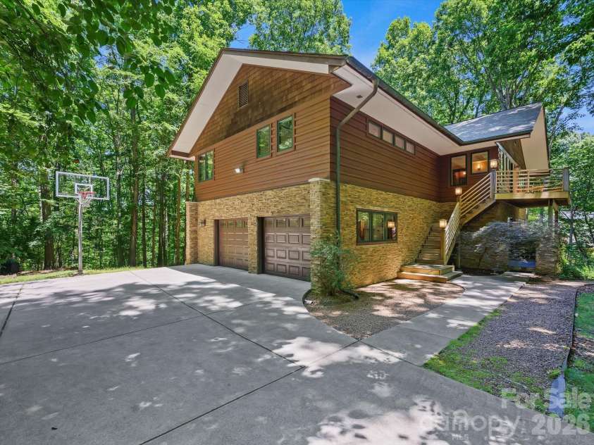 17928 Pages Pond Court, Davidson, NC 28036.  MLS# CAR4391042, YatesRealty ID 30053. 