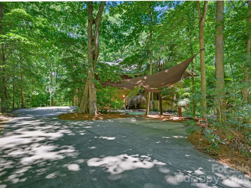 17928 Pages Pond Court, Davidson, NC 28036.  MLS# CAR4391042, YatesRealty ID 30053. 