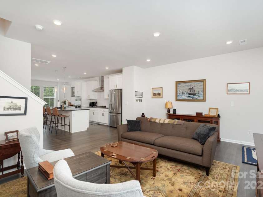 408 Catawba Avenue, Davidson, NC 28036.  MLS# CAR4285615, YatesRealty ID 30053. 