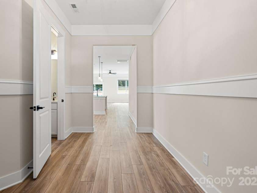1109 Masefield Avenue, Matthews, NC 28105.  MLS# CAR4286519, YatesRealty ID 30054. 