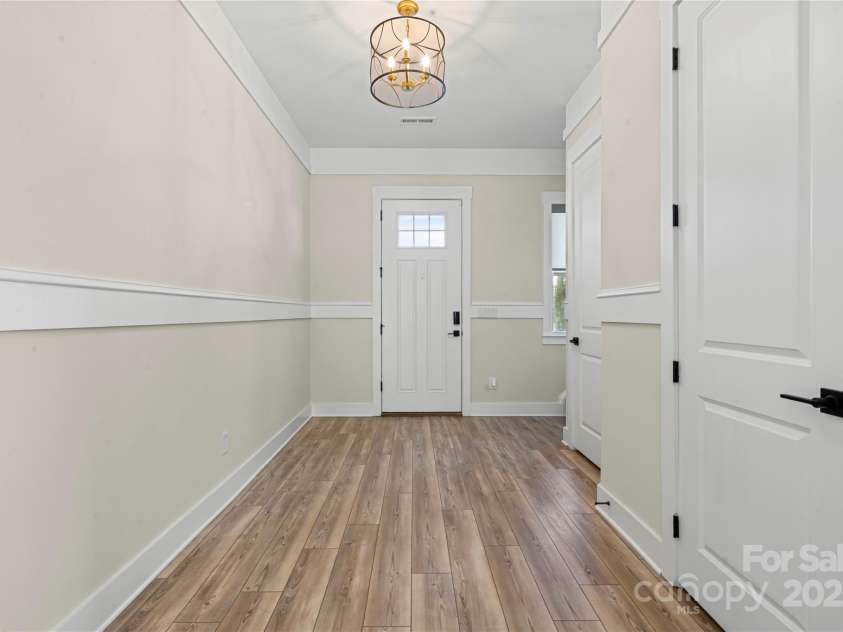 1109 Masefield Avenue, Matthews, NC 28105.  MLS# CAR4286519, YatesRealty ID 30054. 