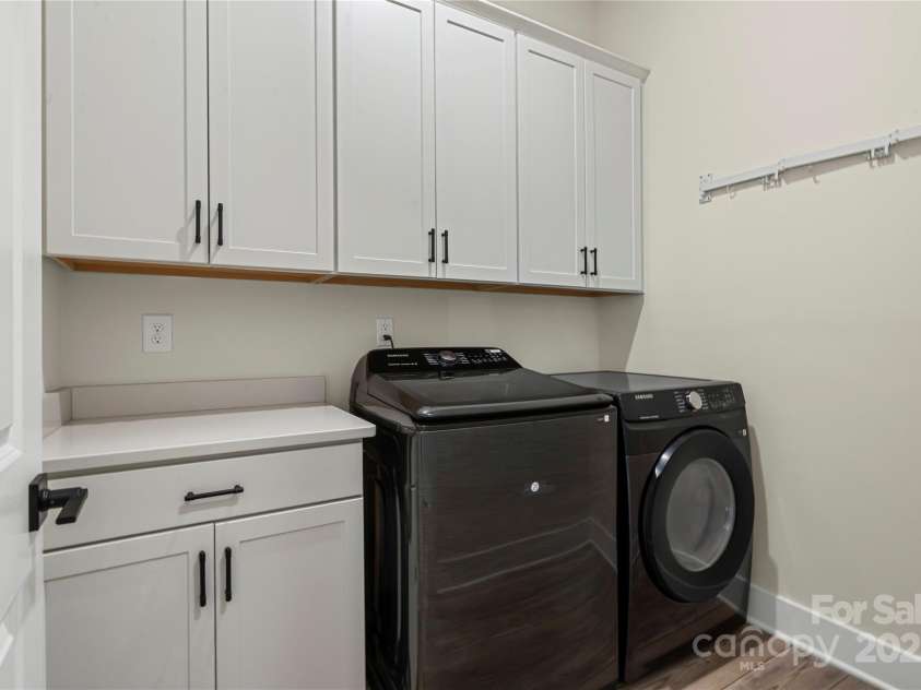 1109 Masefield Avenue, Matthews, NC 28105.  MLS# CAR4286519, YatesRealty ID 30054. 