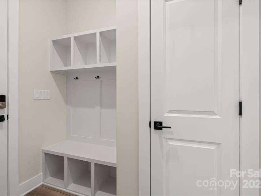 1109 Masefield Avenue, Matthews, NC 28105.  MLS# CAR4286519, YatesRealty ID 30054. 