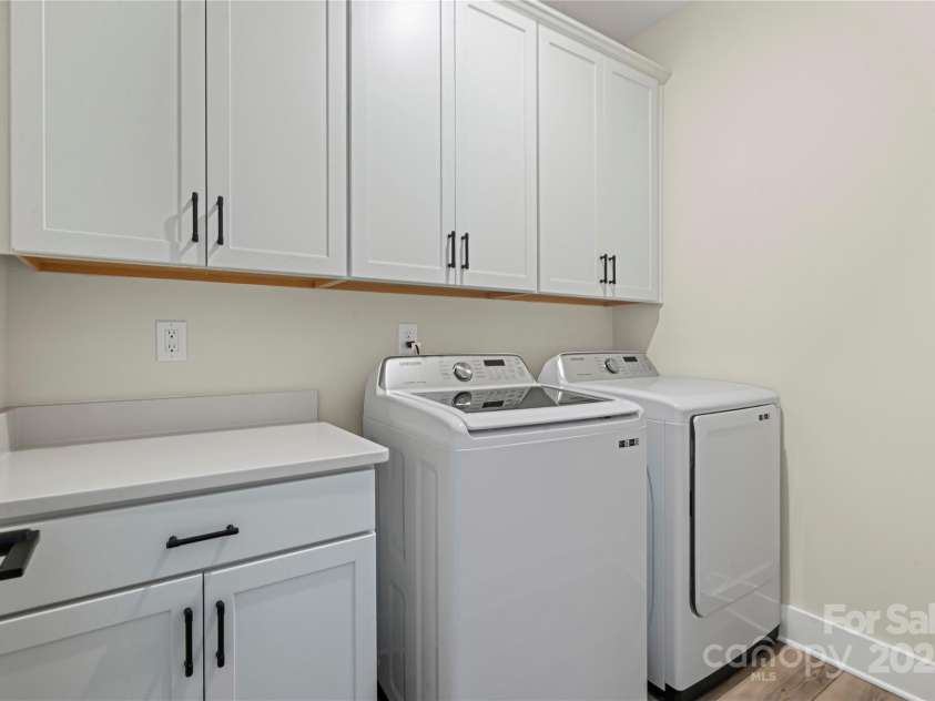 1109 Masefield Avenue, Matthews, NC 28105.  MLS# CAR4286519, YatesRealty ID 30054. 