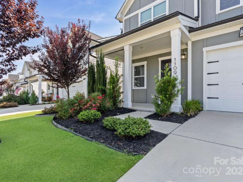 1109 Masefield Avenue, Matthews, NC 28105.  MLS# CAR4316229, YatesRealty ID 30054. 