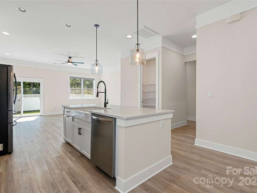 1109 Masefield Avenue, Matthews, NC 28105.  MLS# CAR4316229, YatesRealty ID 30054. 