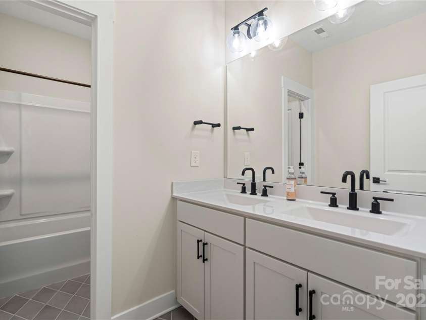 1109 Masefield Avenue, Matthews, NC 28105.  MLS# CAR4316229, YatesRealty ID 30054. 