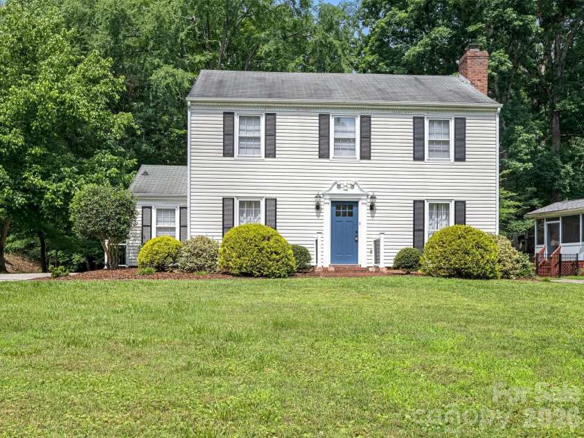 11510 Painted Tree Road, Charlotte, NC 28226.  MLS# CAR4391290, YatesRealty ID 30054. 