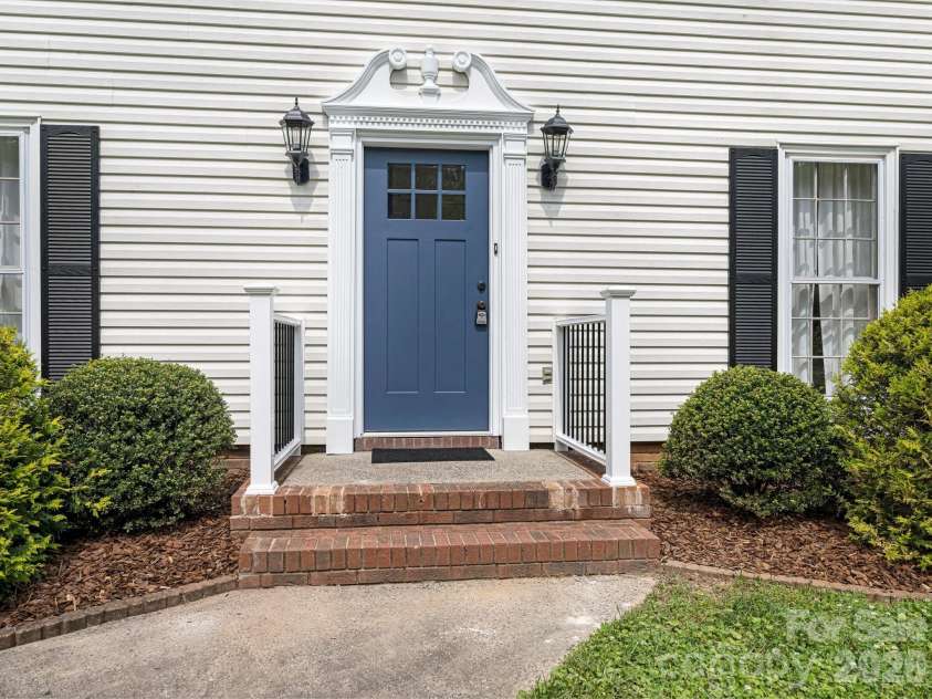 11510 Painted Tree Road, Charlotte, NC 28226.  MLS# CAR4391290, YatesRealty ID 30054. 