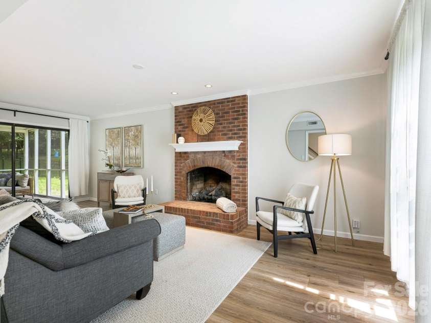 11510 Painted Tree Road, Charlotte, NC 28226.  MLS# CAR4391290, YatesRealty ID 30054. 