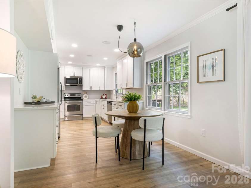 11510 Painted Tree Road, Charlotte, NC 28226.  MLS# CAR4391290, YatesRealty ID 30054. 