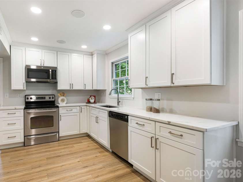 11510 Painted Tree Road, Charlotte, NC 28226.  MLS# CAR4391290, YatesRealty ID 30054. 