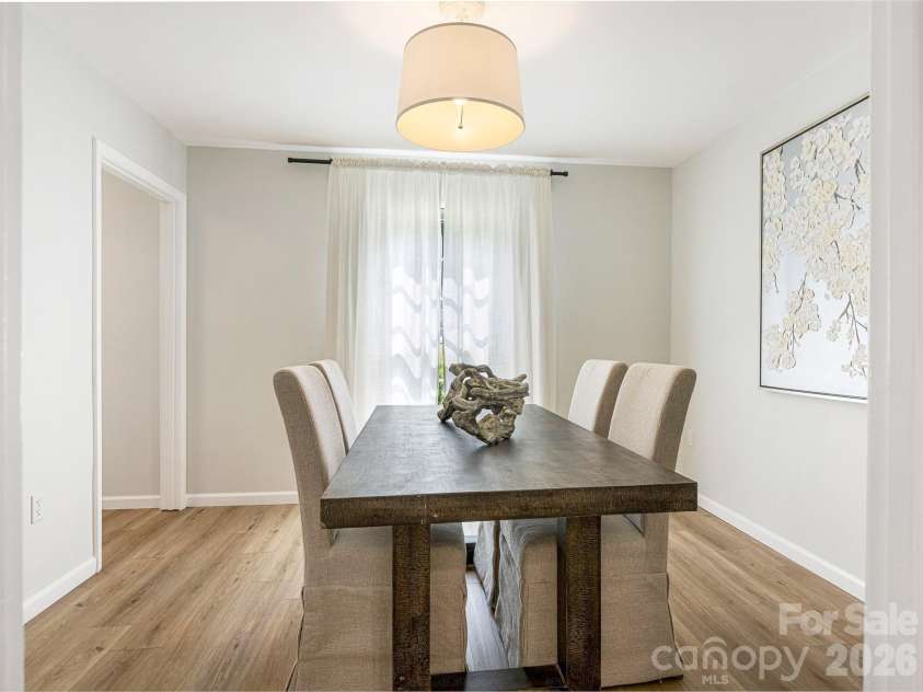 11510 Painted Tree Road, Charlotte, NC 28226.  MLS# CAR4391290, YatesRealty ID 30054. 