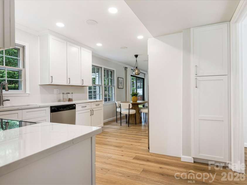 11510 Painted Tree Road, Charlotte, NC 28226.  MLS# CAR4391290, YatesRealty ID 30054. 