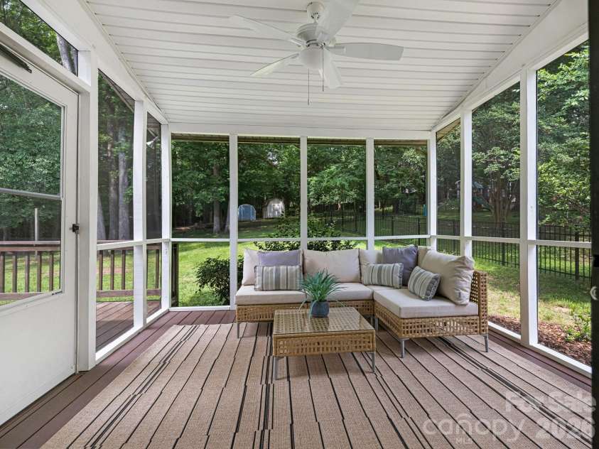 11510 Painted Tree Road, Charlotte, NC 28226.  MLS# CAR4391290, YatesRealty ID 30054. 