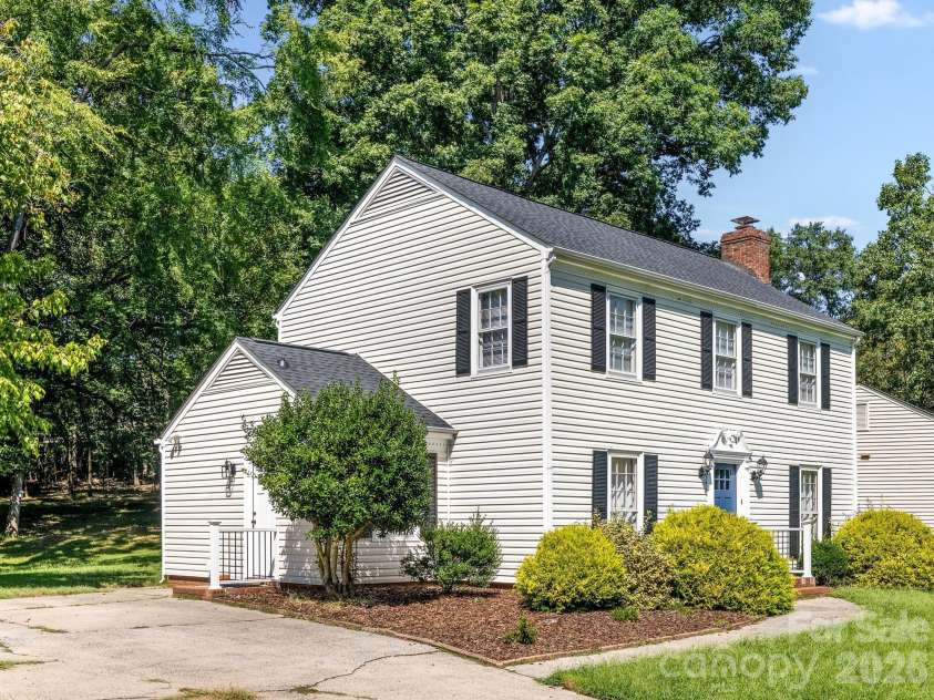 11510 Painted Tree Road, Charlotte, NC 28226.  MLS# CAR4391290, YatesRealty ID 30054. 