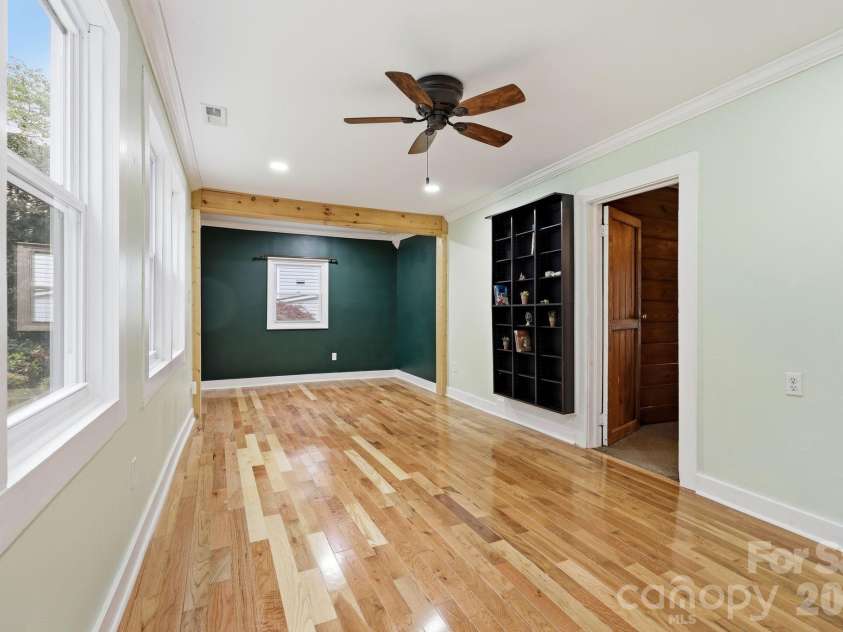 226 Vance Avenue, Black Mountain, NC 28711.  MLS# CAR4391505, YatesRealty ID 30055. 