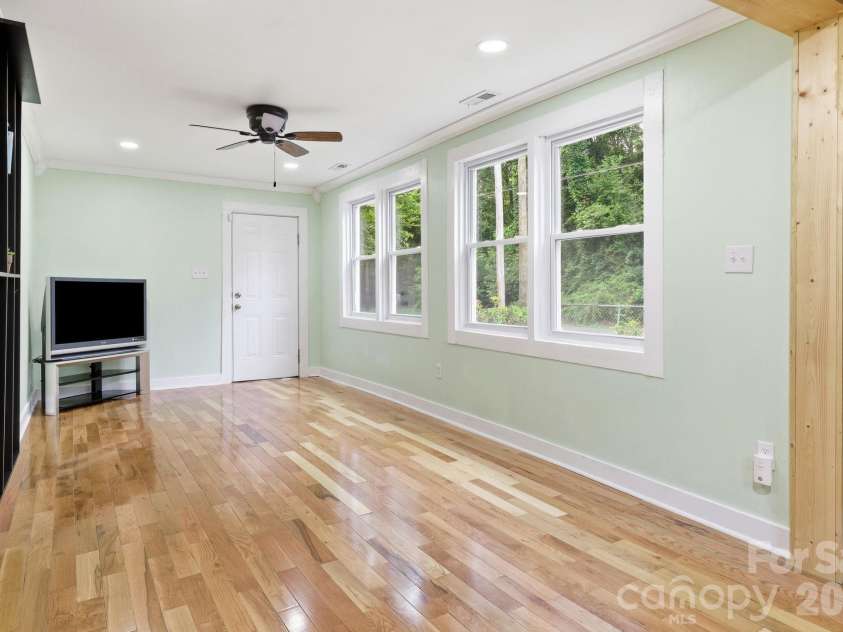 226 Vance Avenue, Black Mountain, NC 28711.  MLS# CAR4391505, YatesRealty ID 30055. 