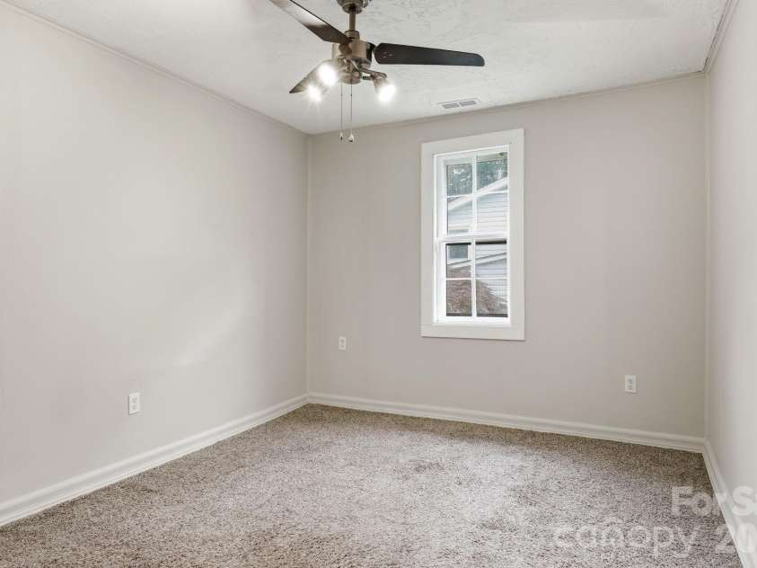 226 Vance Avenue, Black Mountain, NC 28711.  MLS# CAR4391505, YatesRealty ID 30055. 