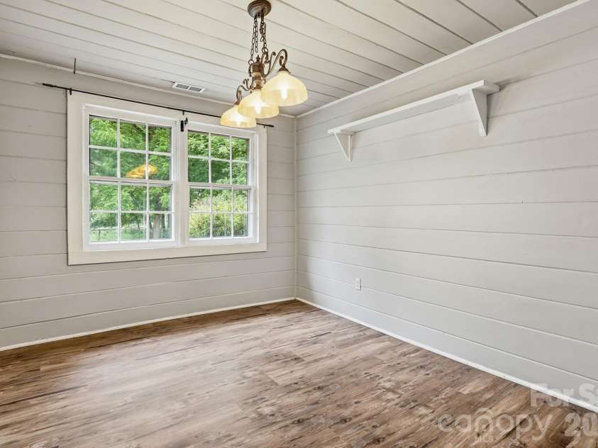 226 Vance Avenue, Black Mountain, NC 28711.  MLS# CAR4391505, YatesRealty ID 30055. 