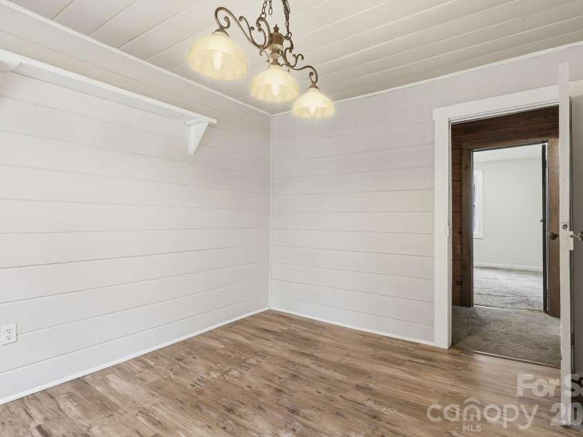 226 Vance Avenue, Black Mountain, NC 28711.  MLS# CAR4391505, YatesRealty ID 30055. 