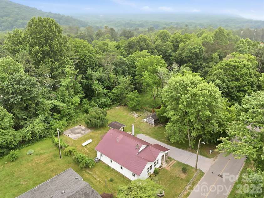226 Vance Avenue, Black Mountain, NC 28711.  MLS# CAR4391505, YatesRealty ID 30055. 