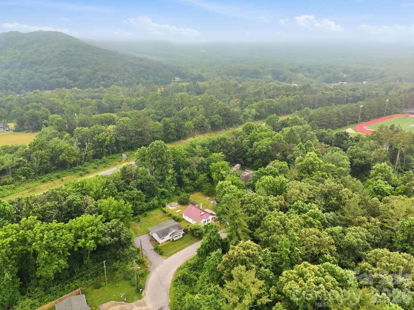 226 Vance Avenue, Black Mountain, NC 28711.  MLS# CAR4391505, YatesRealty ID 30055. 