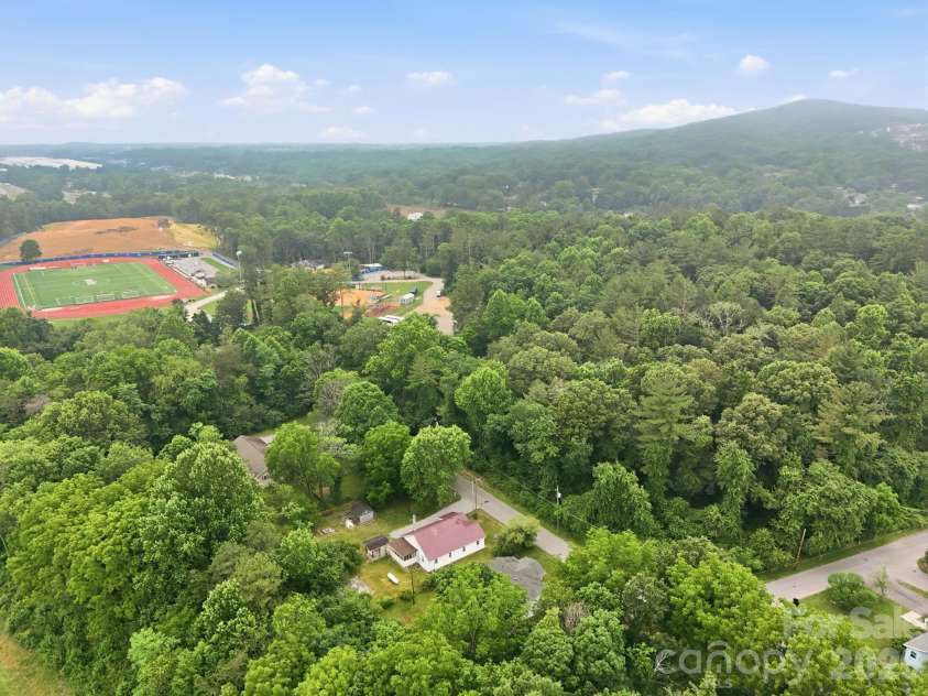 226 Vance Avenue, Black Mountain, NC 28711.  MLS# CAR4391505, YatesRealty ID 30055. 