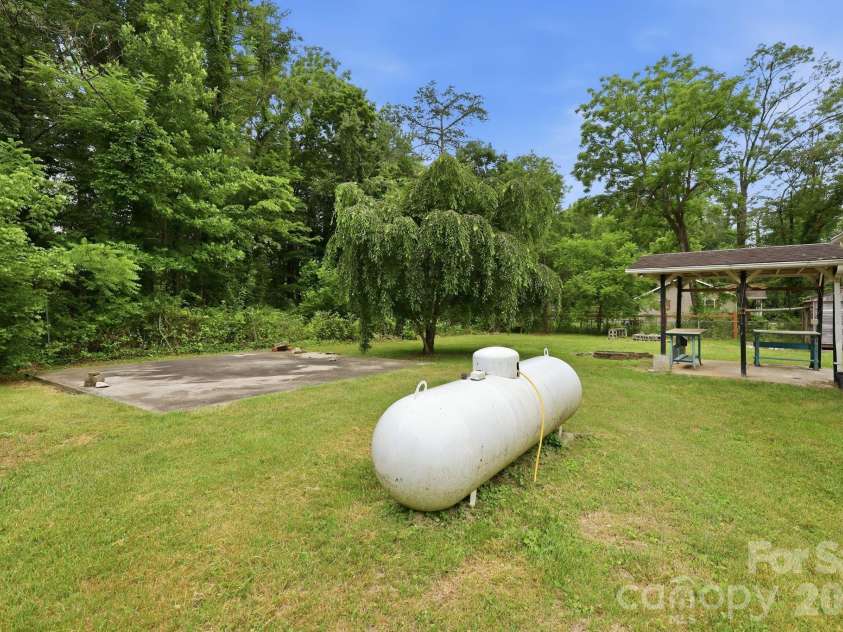 226 Vance Avenue, Black Mountain, NC 28711.  MLS# CAR4391505, YatesRealty ID 30055. 