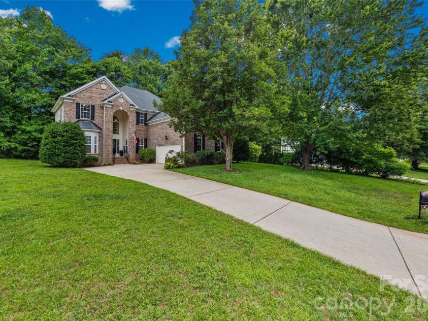 171 Longboat Road, Mooresville, NC 28117.  MLS# CAR4391201, YatesRealty ID 30056. 