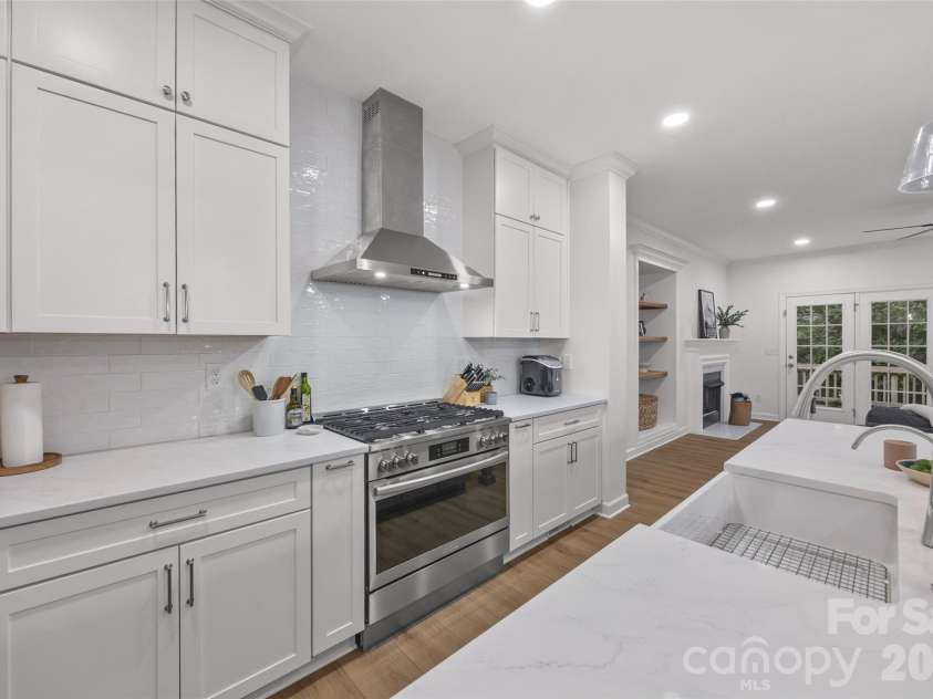 171 Longboat Road, Mooresville, NC 28117.  MLS# CAR4391201, YatesRealty ID 30056. Kitchen